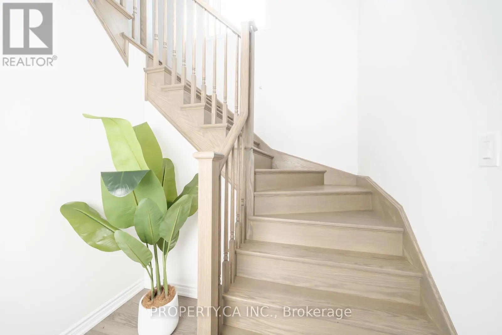 102 BETHUNE AVENUE