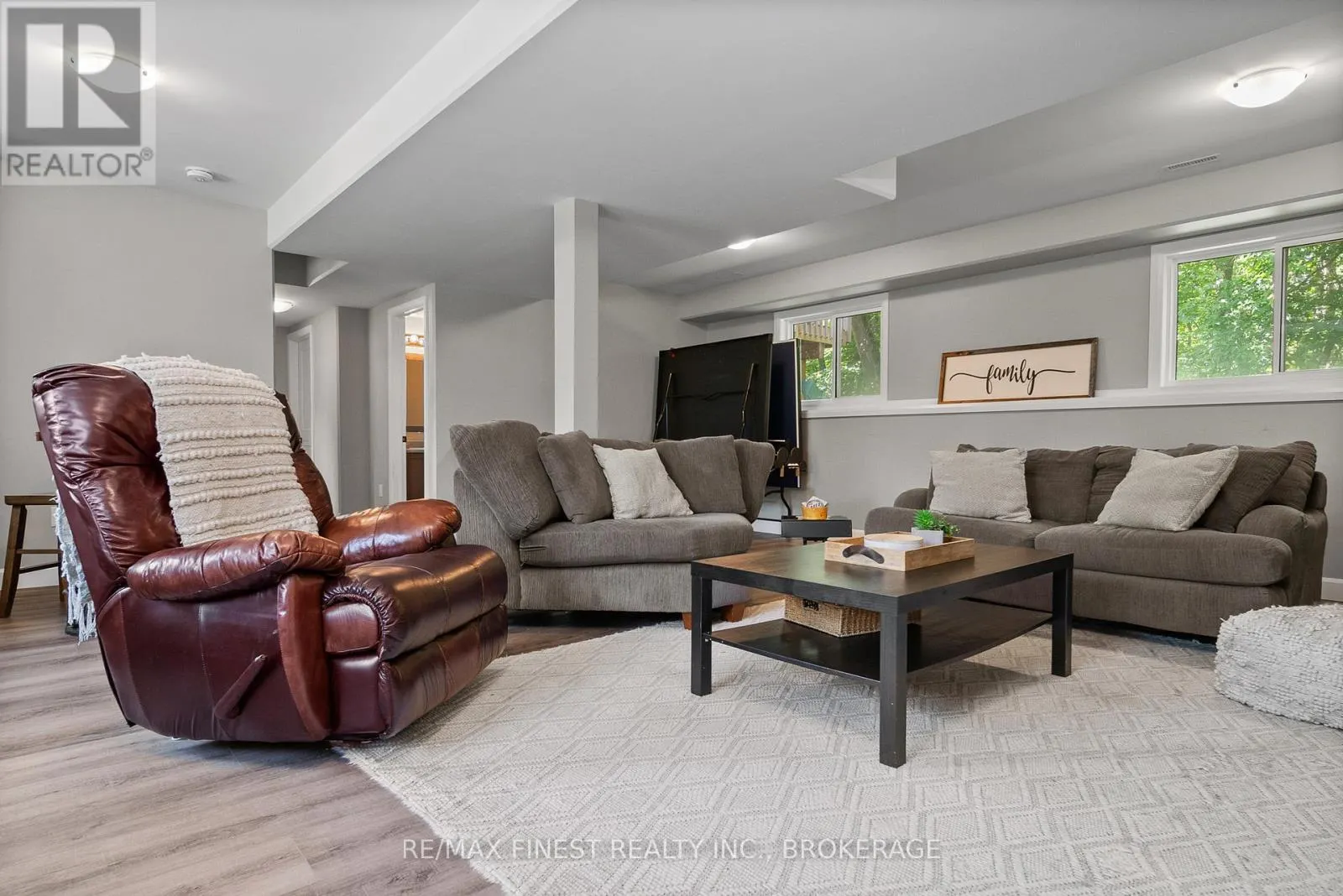 1524 LAKE ROAD