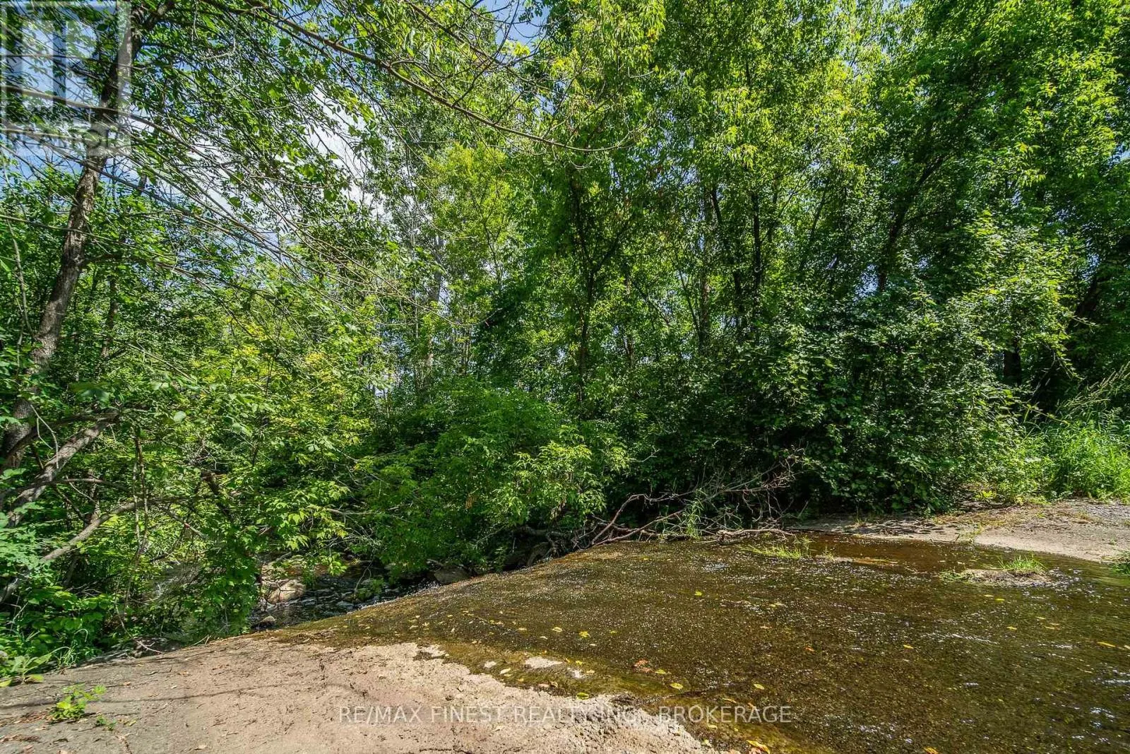 1524 LAKE ROAD