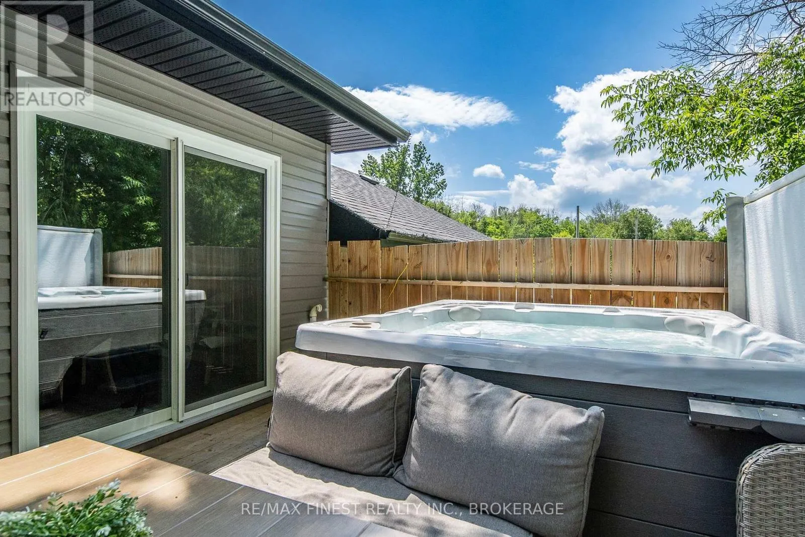 1524 LAKE ROAD