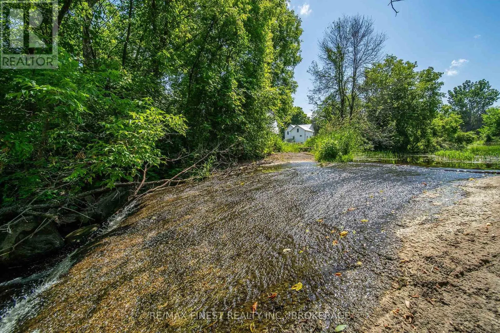 1524 LAKE ROAD
