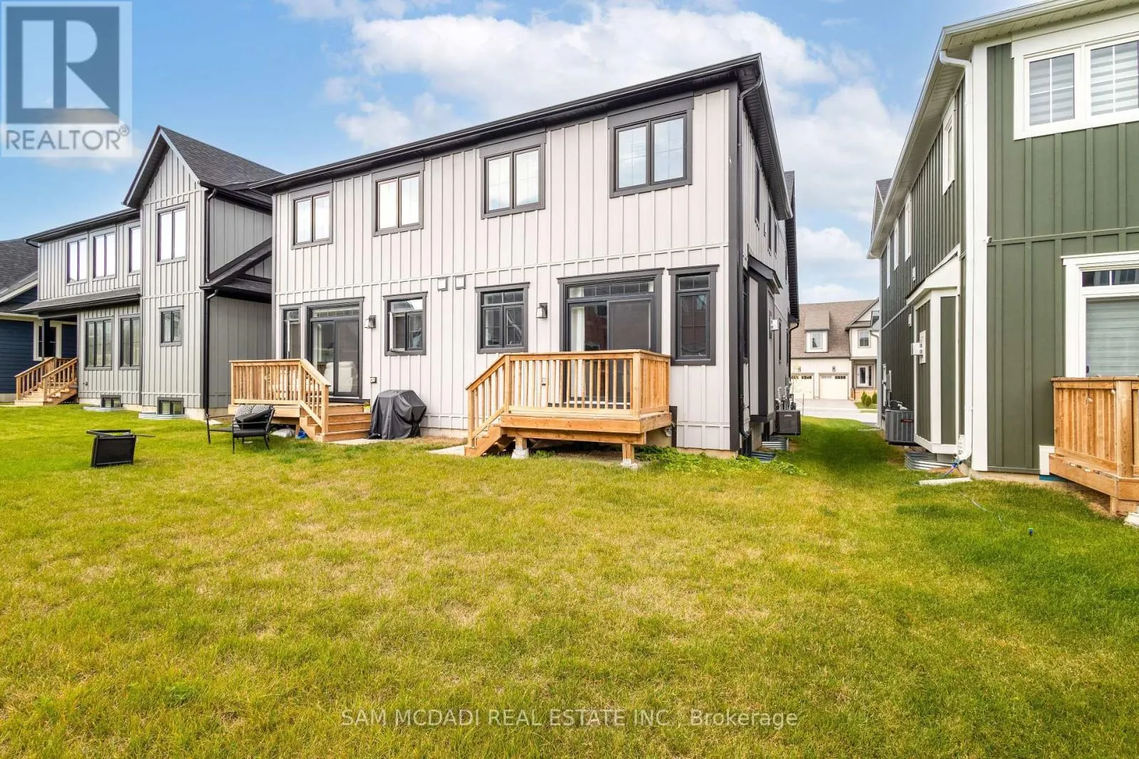 121 BLACK WILLOW CRESCENT