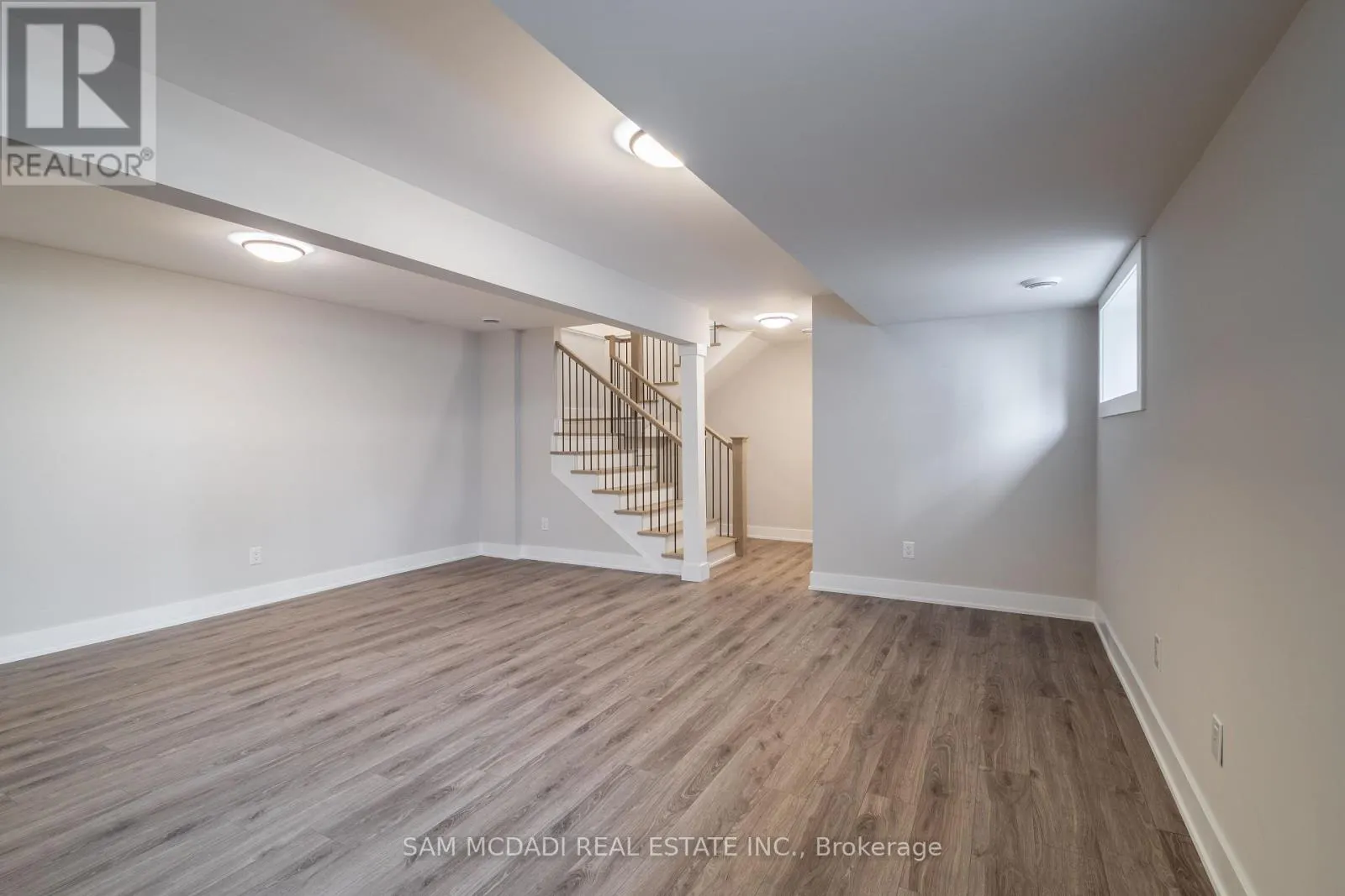 121 BLACK WILLOW CRESCENT