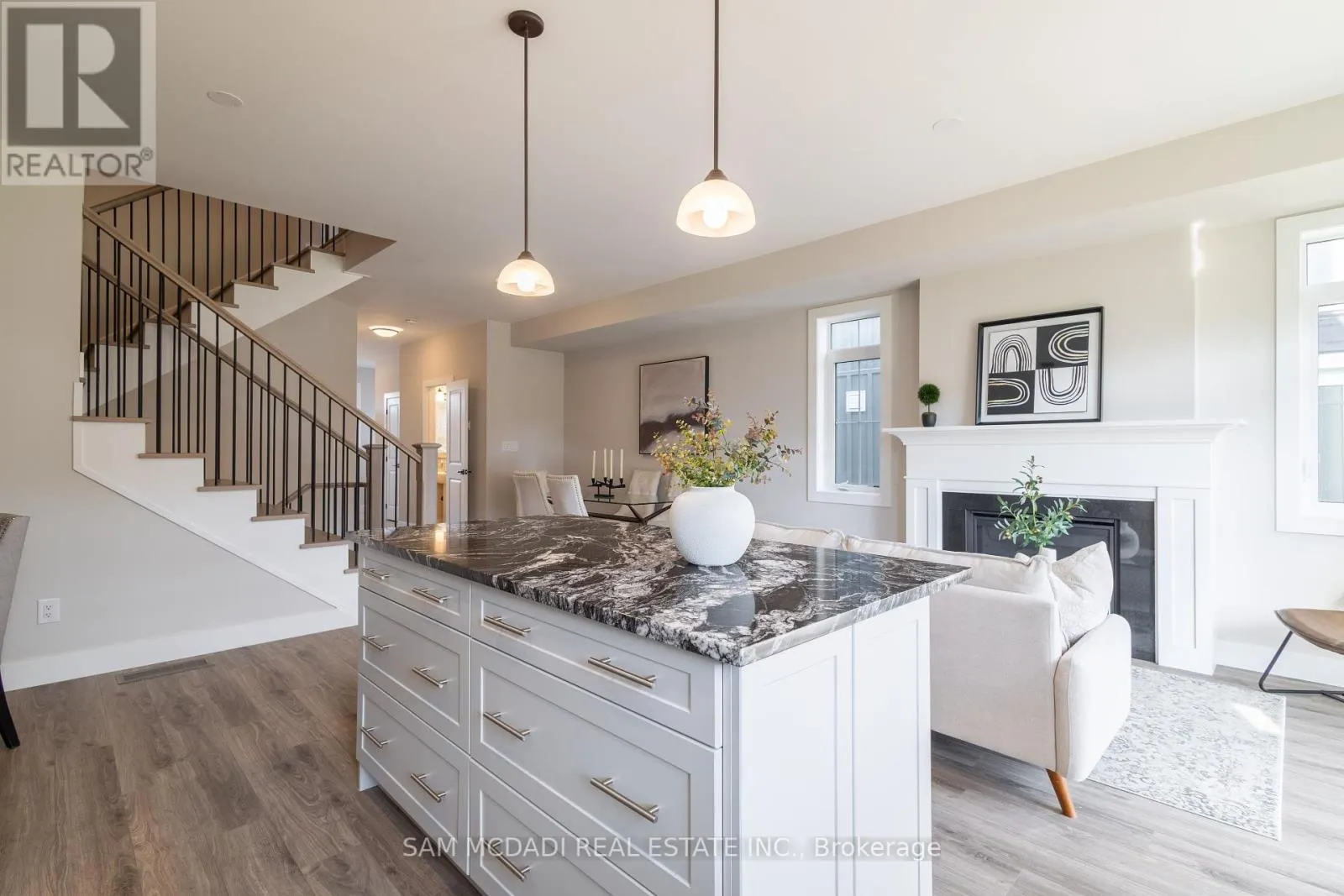 121 BLACK WILLOW CRESCENT