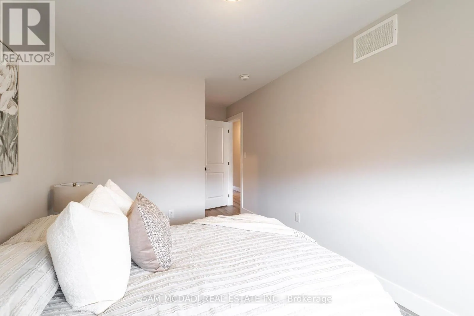 121 BLACK WILLOW CRESCENT