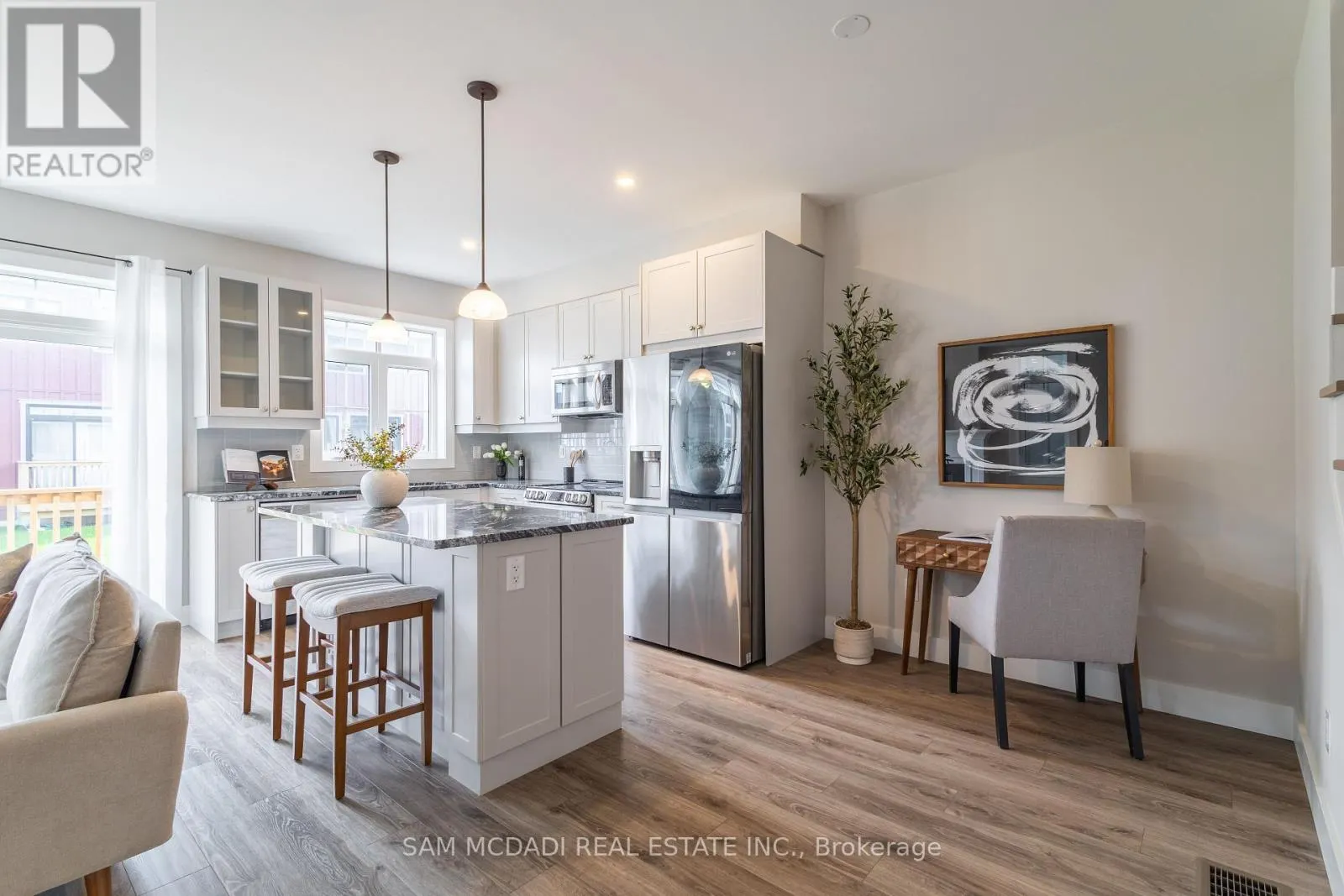 121 BLACK WILLOW CRESCENT