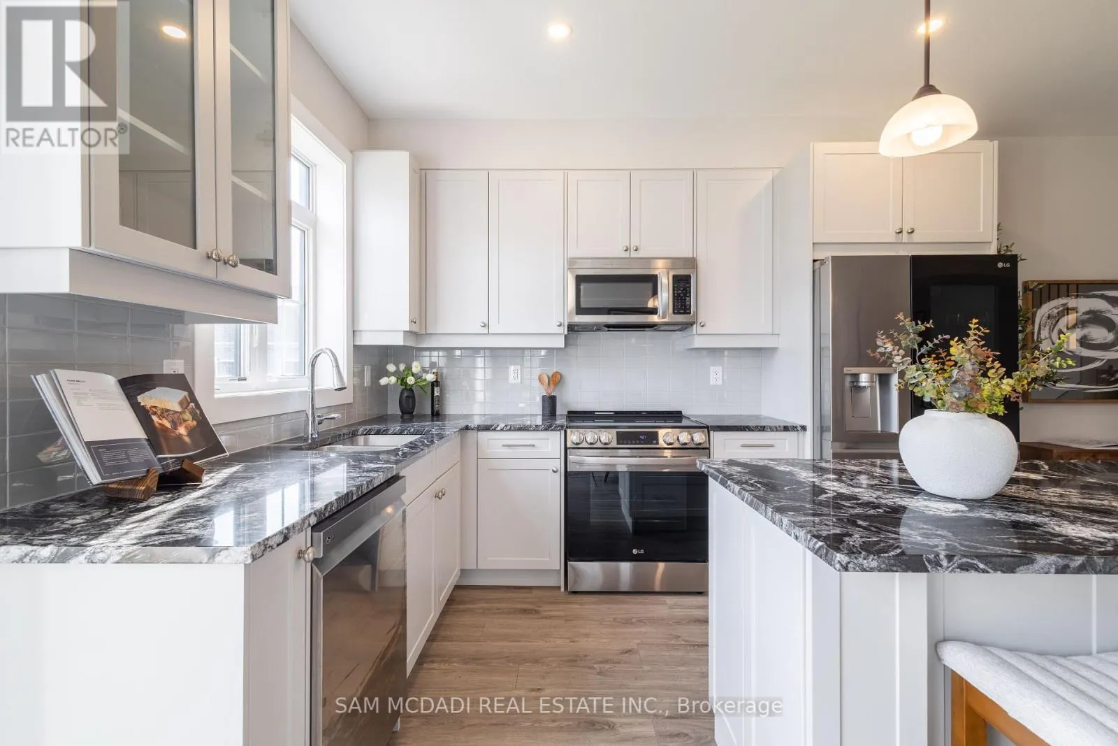 121 BLACK WILLOW CRESCENT