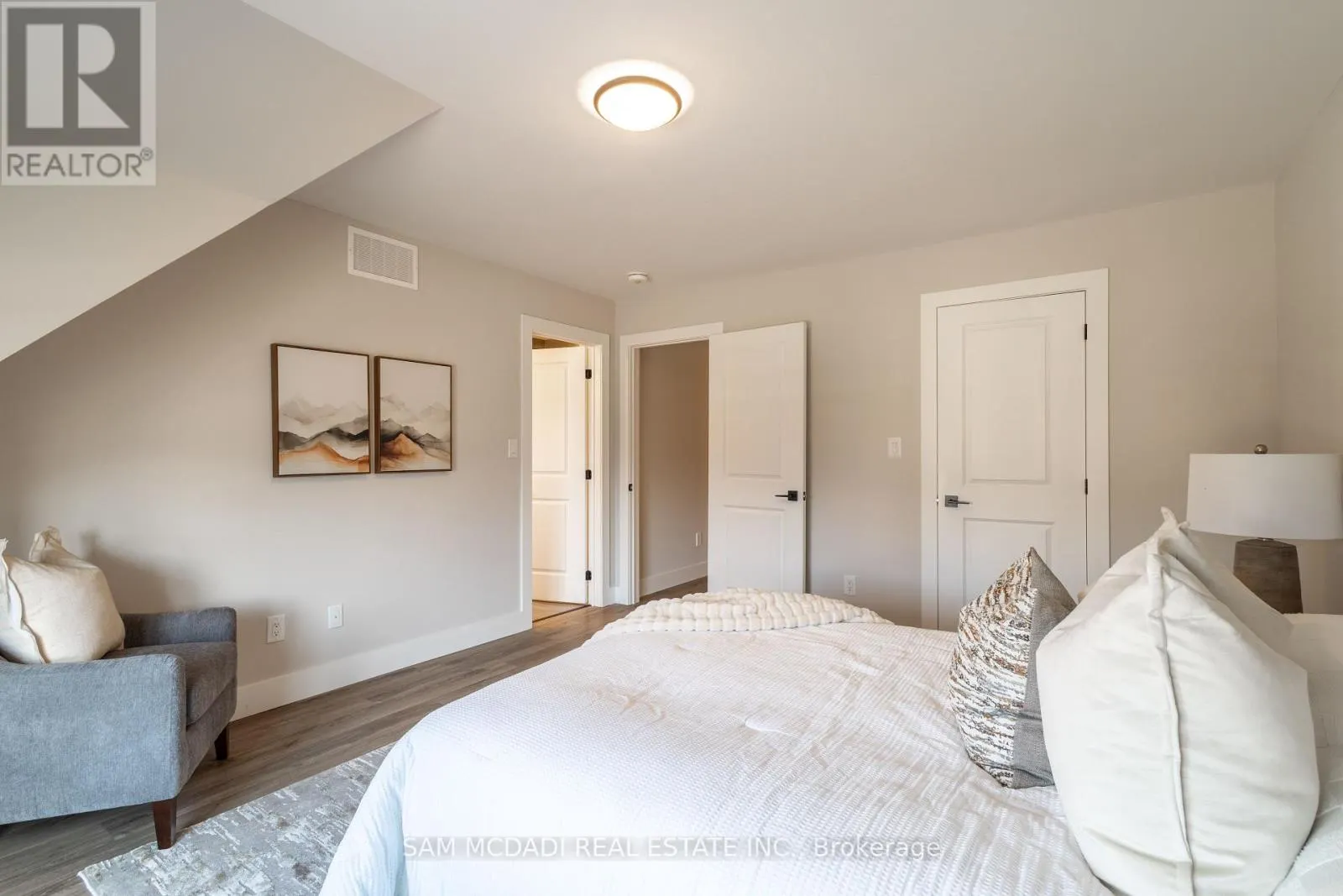 121 BLACK WILLOW CRESCENT