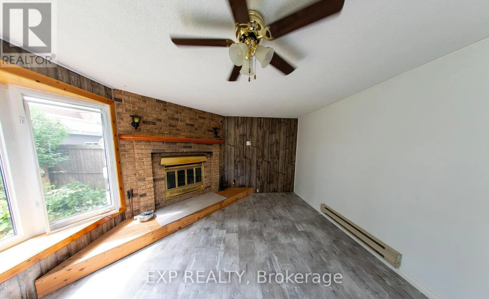 84 KENYON STREET E