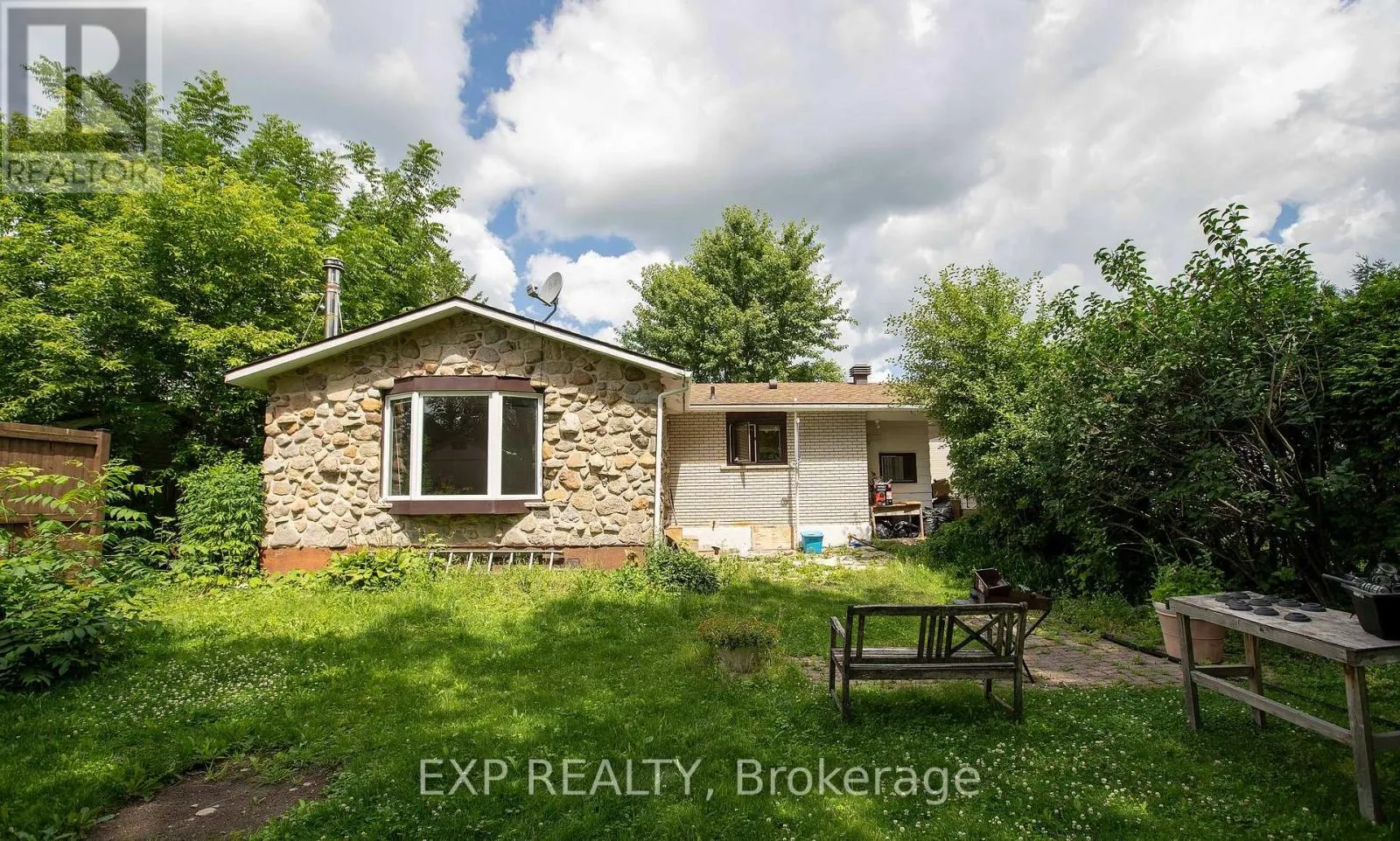84 KENYON STREET E