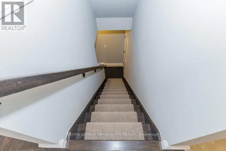 7 EGLESTON LANE