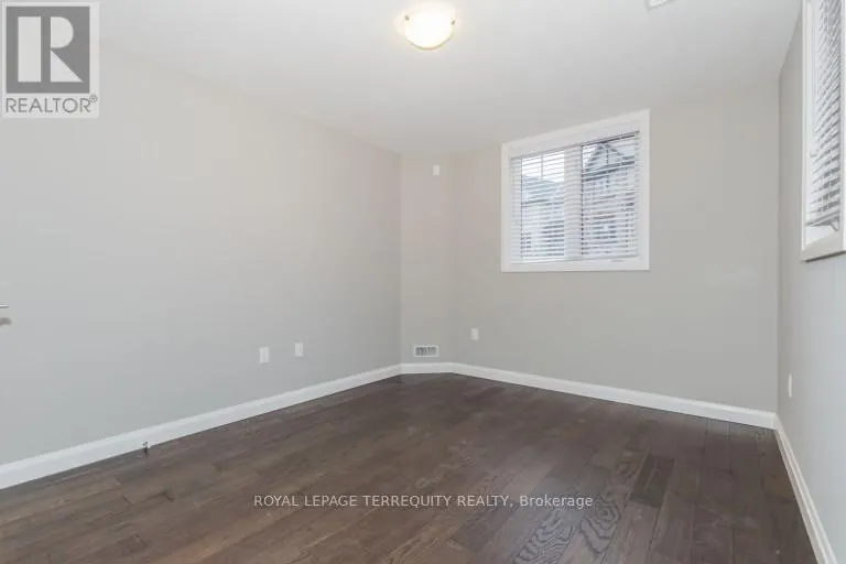 7 EGLESTON LANE