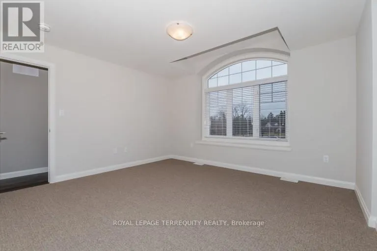 7 EGLESTON LANE