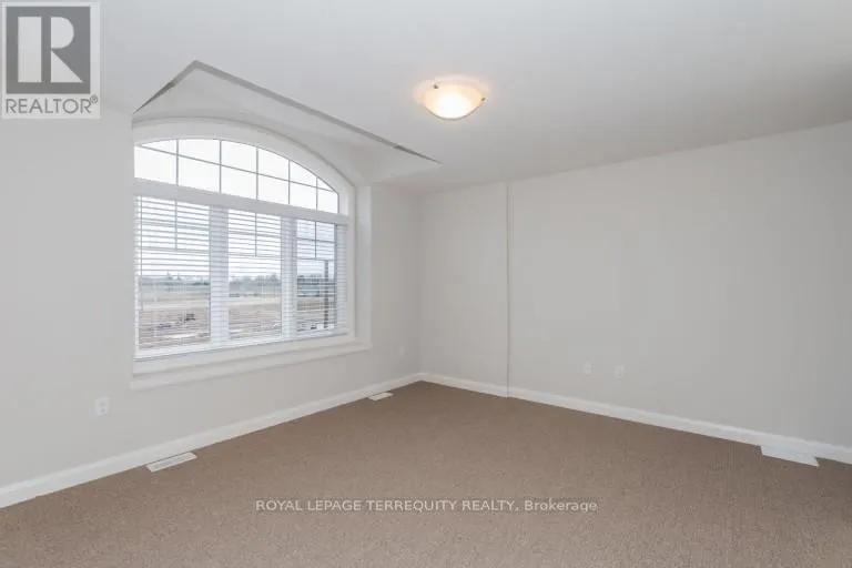 7 EGLESTON LANE