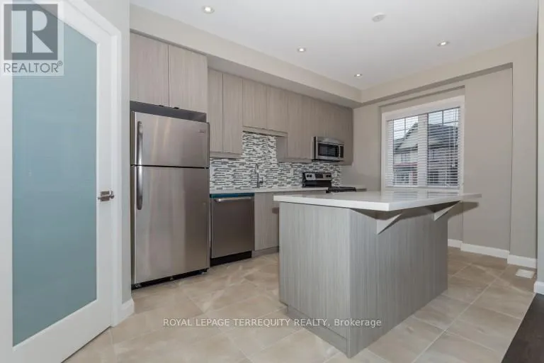 7 EGLESTON LANE