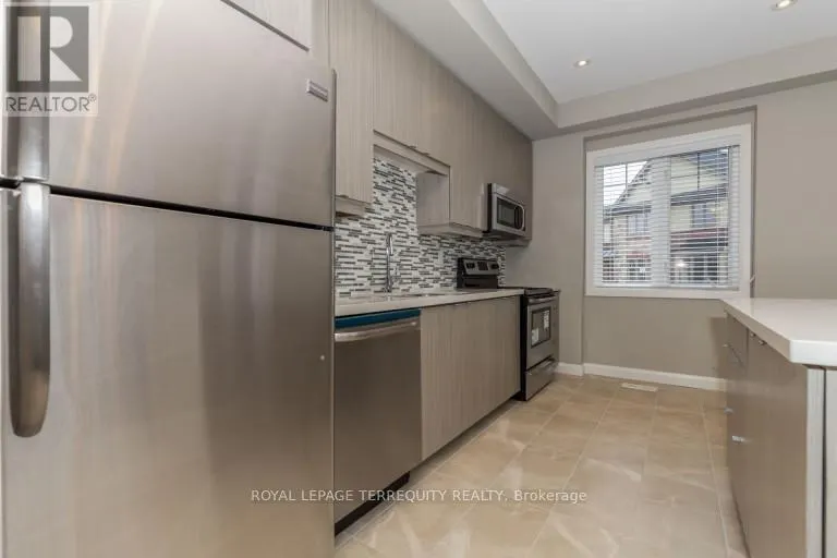 7 EGLESTON LANE