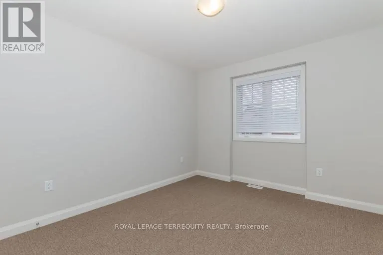 7 EGLESTON LANE