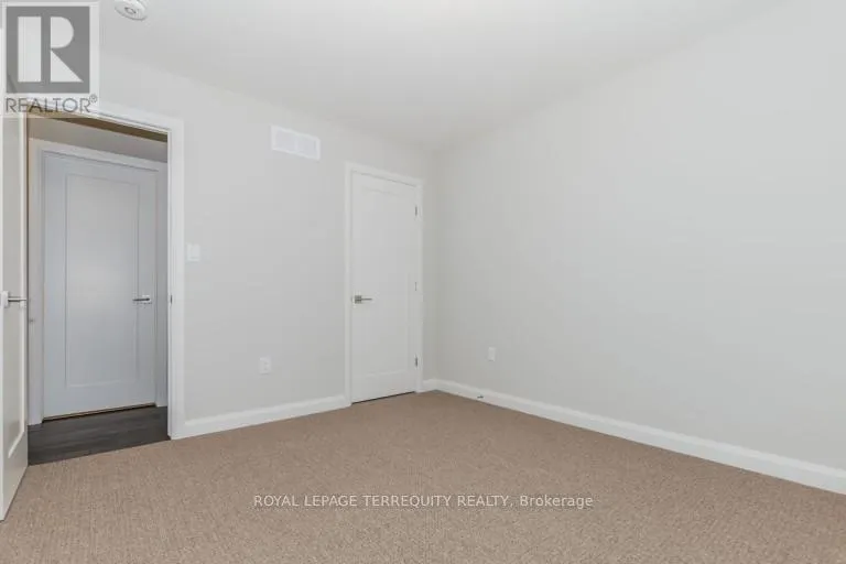 7 EGLESTON LANE