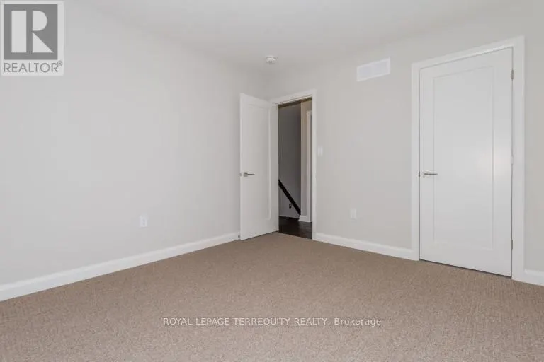 7 EGLESTON LANE