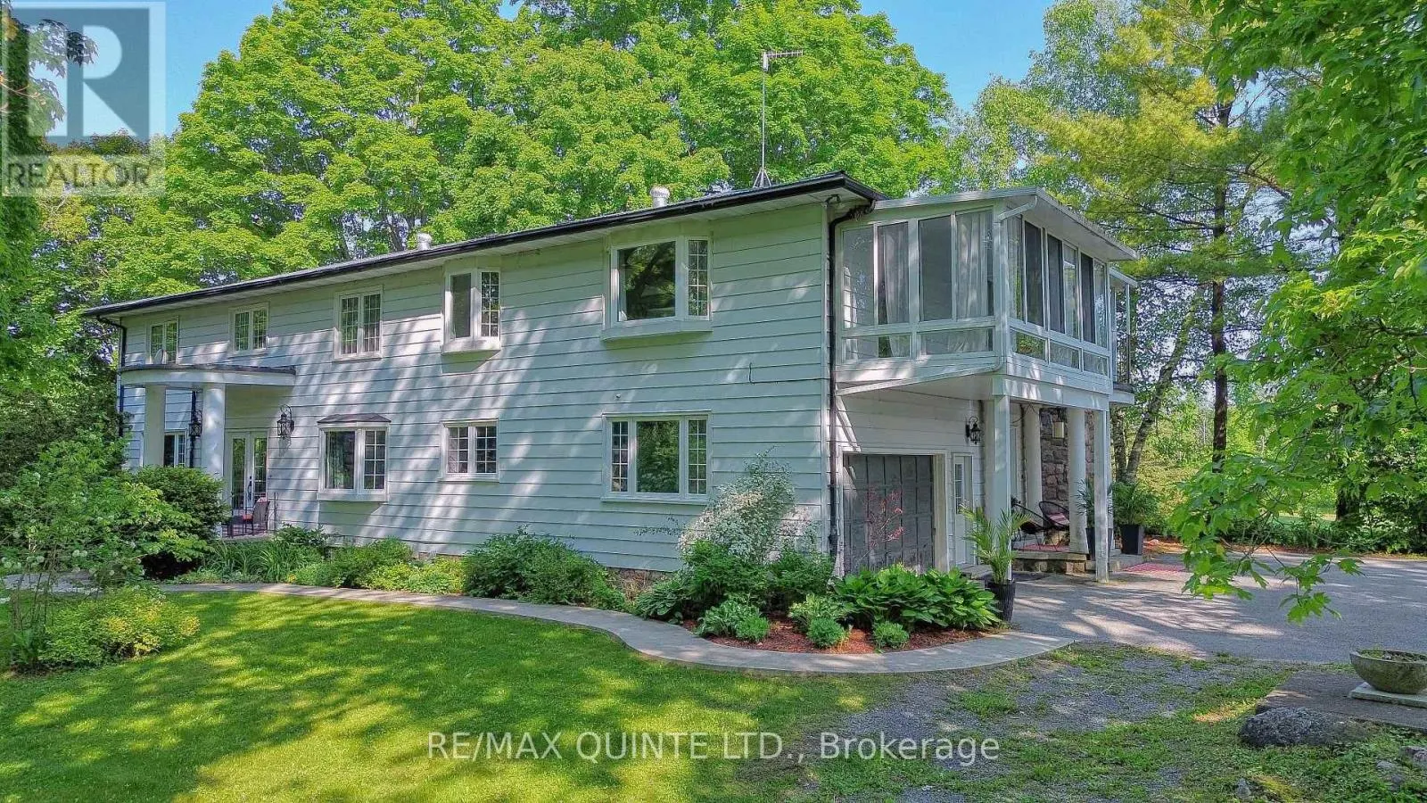 548 LORNA LANE