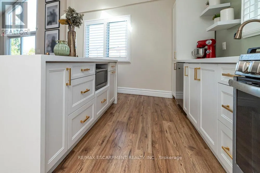 9 BING CRESCENT
