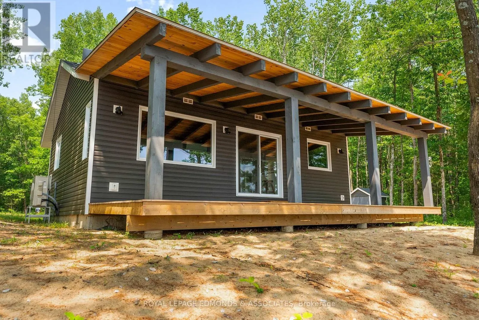 358 LACHLAN LANE