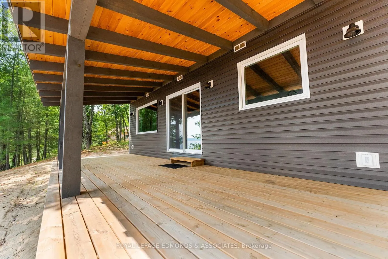 358 LACHLAN LANE