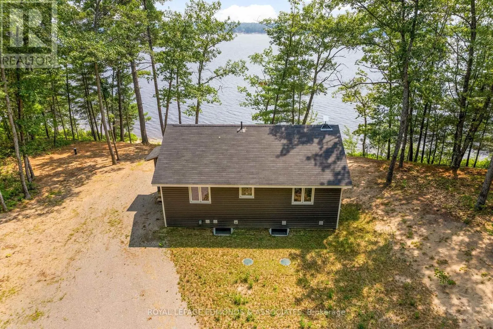 358 LACHLAN LANE