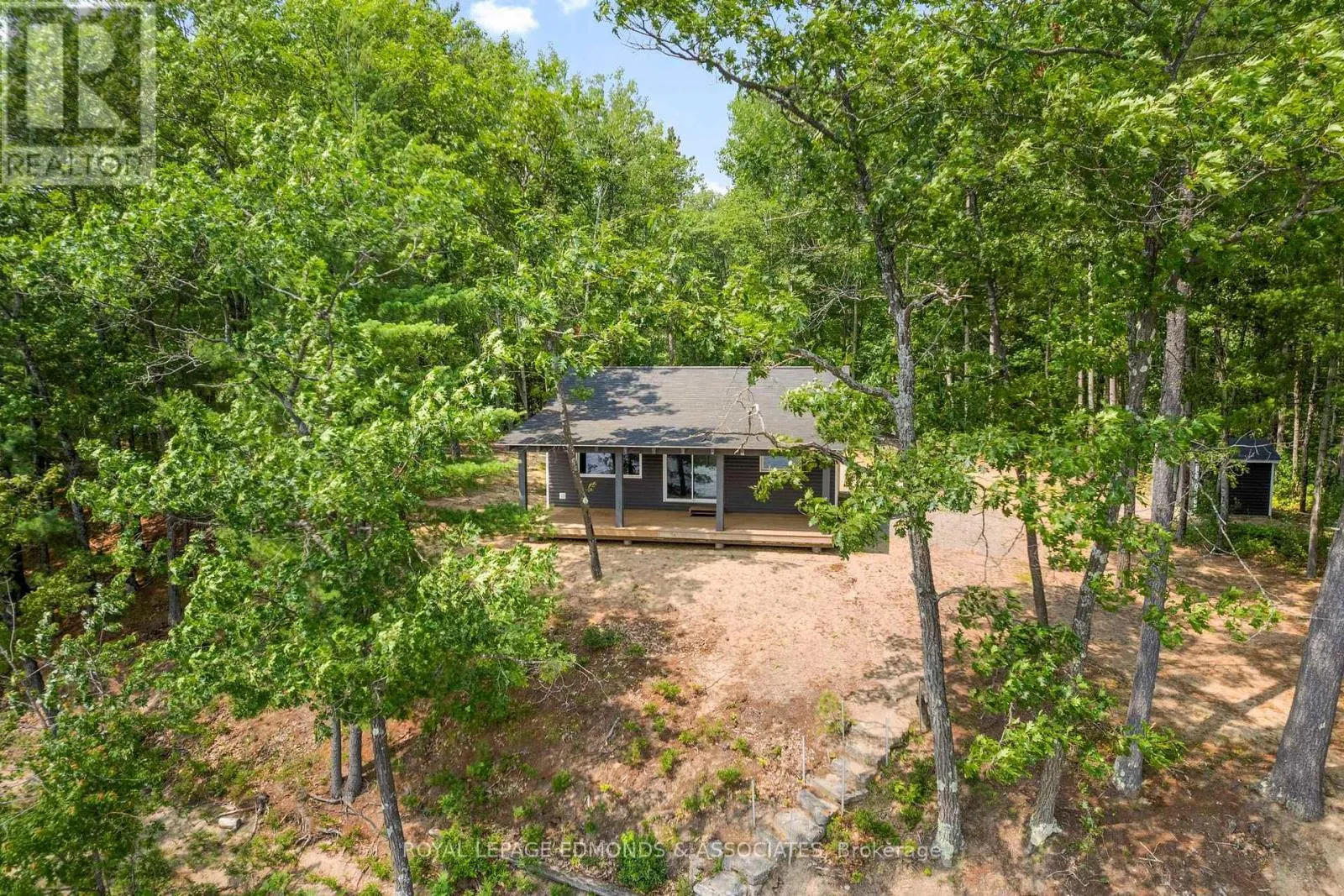 358 LACHLAN LANE