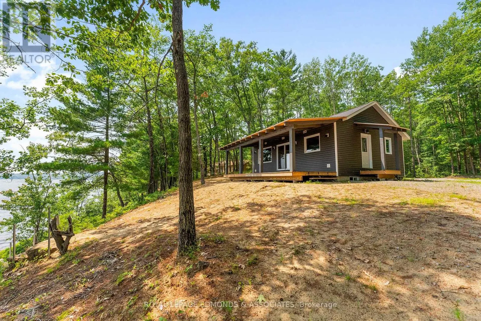 358 LACHLAN LANE