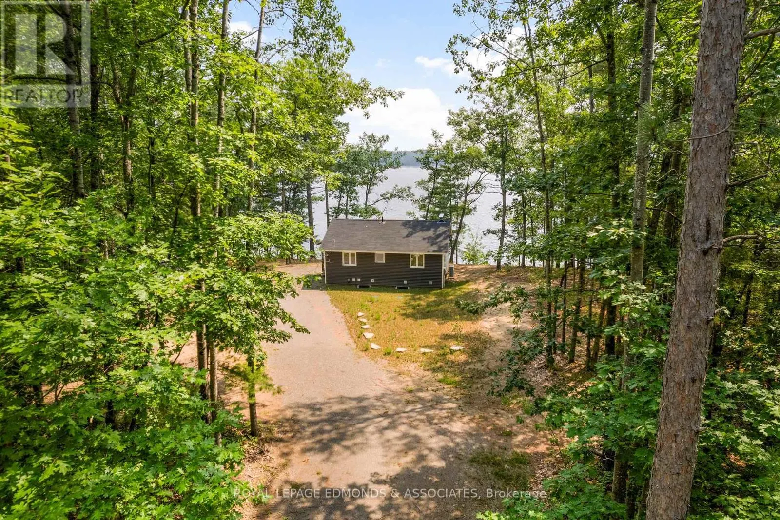 358 LACHLAN LANE