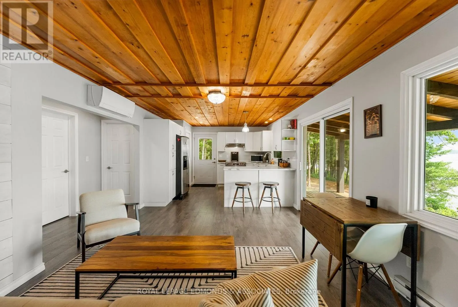 358 LACHLAN LANE
