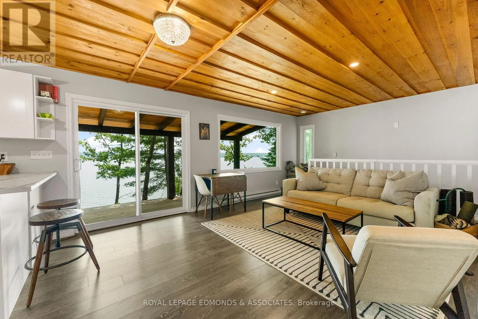 358 LACHLAN LANE