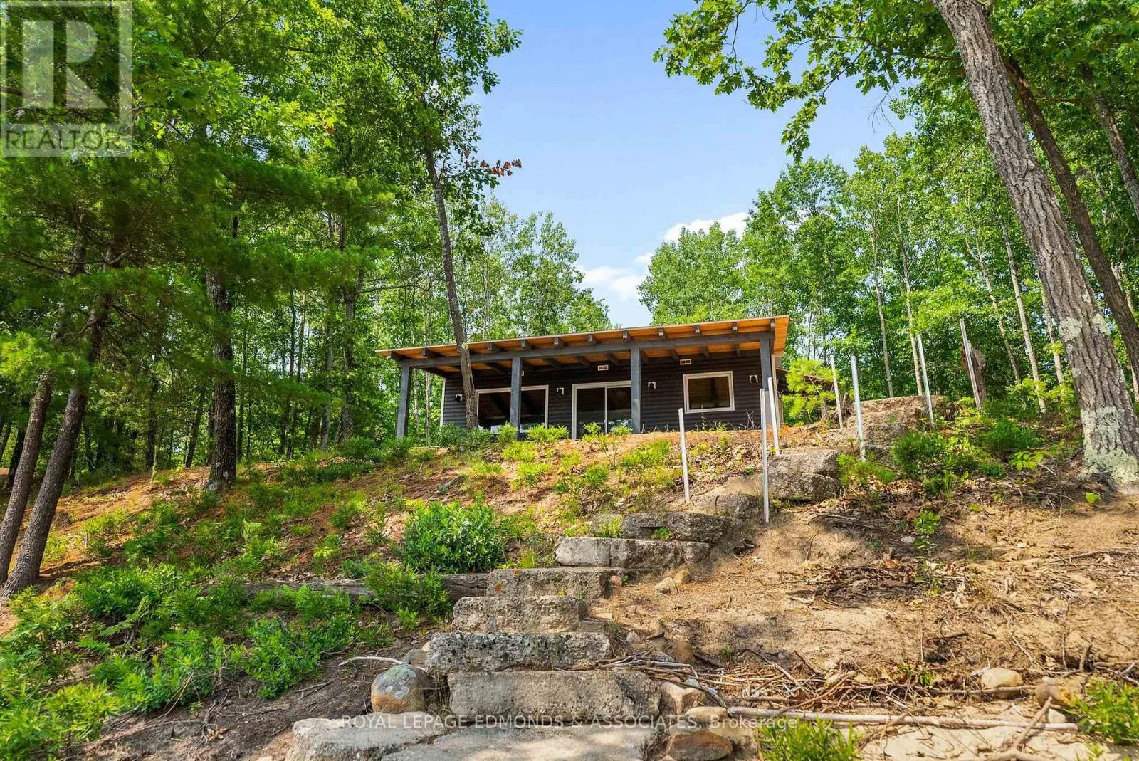 358 LACHLAN LANE