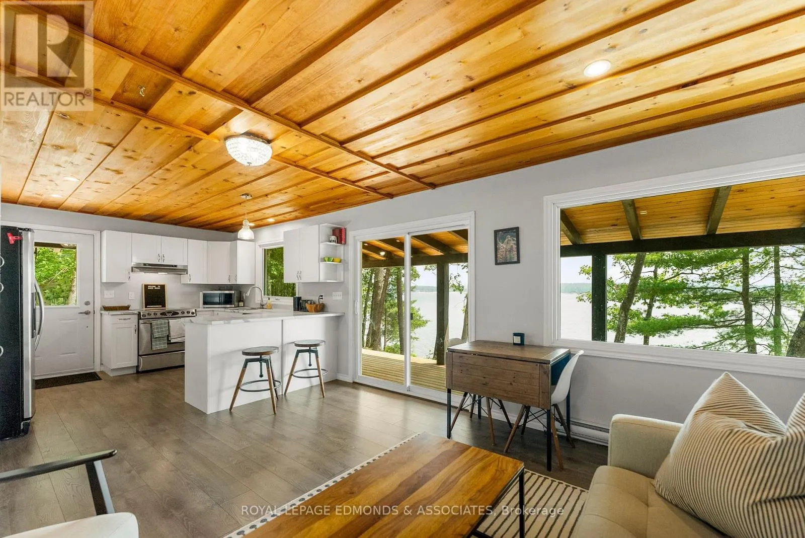 358 LACHLAN LANE