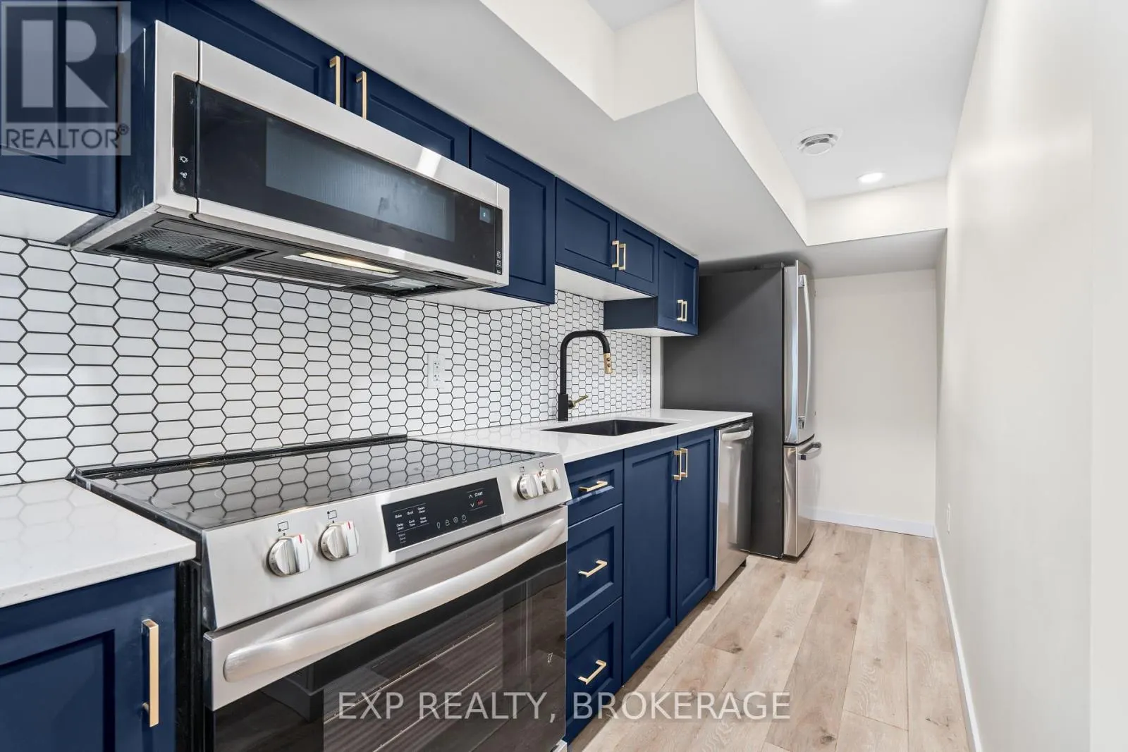 3 - 493 COLLEGE STREET, #3