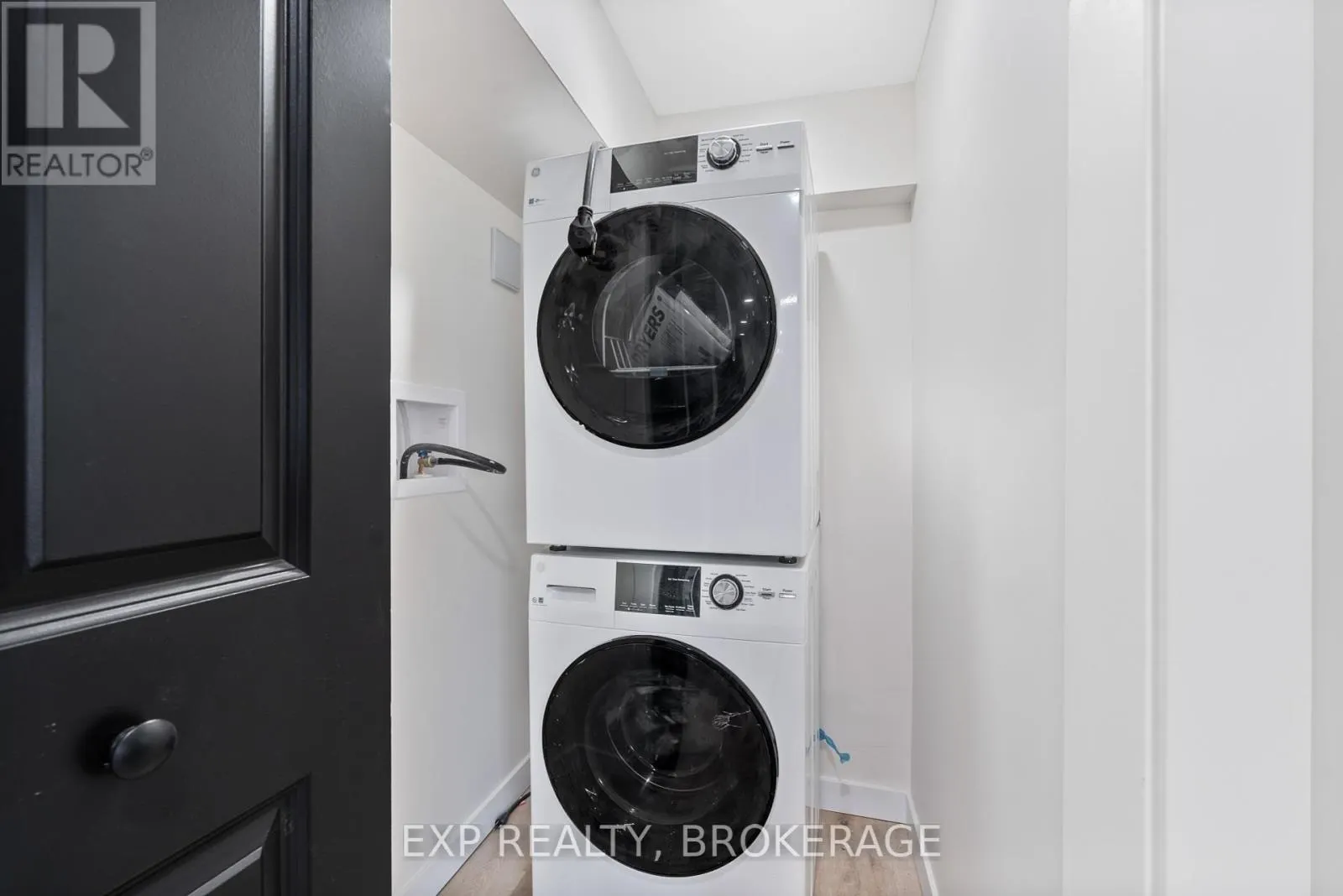 3 - 493 COLLEGE STREET, #3
