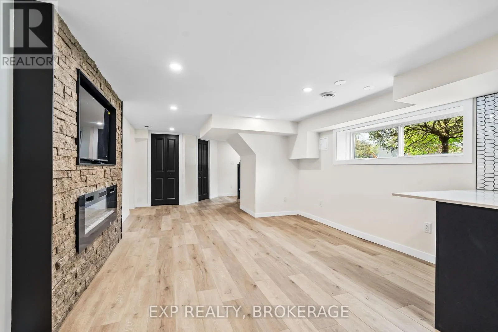3 - 493 COLLEGE STREET, #3