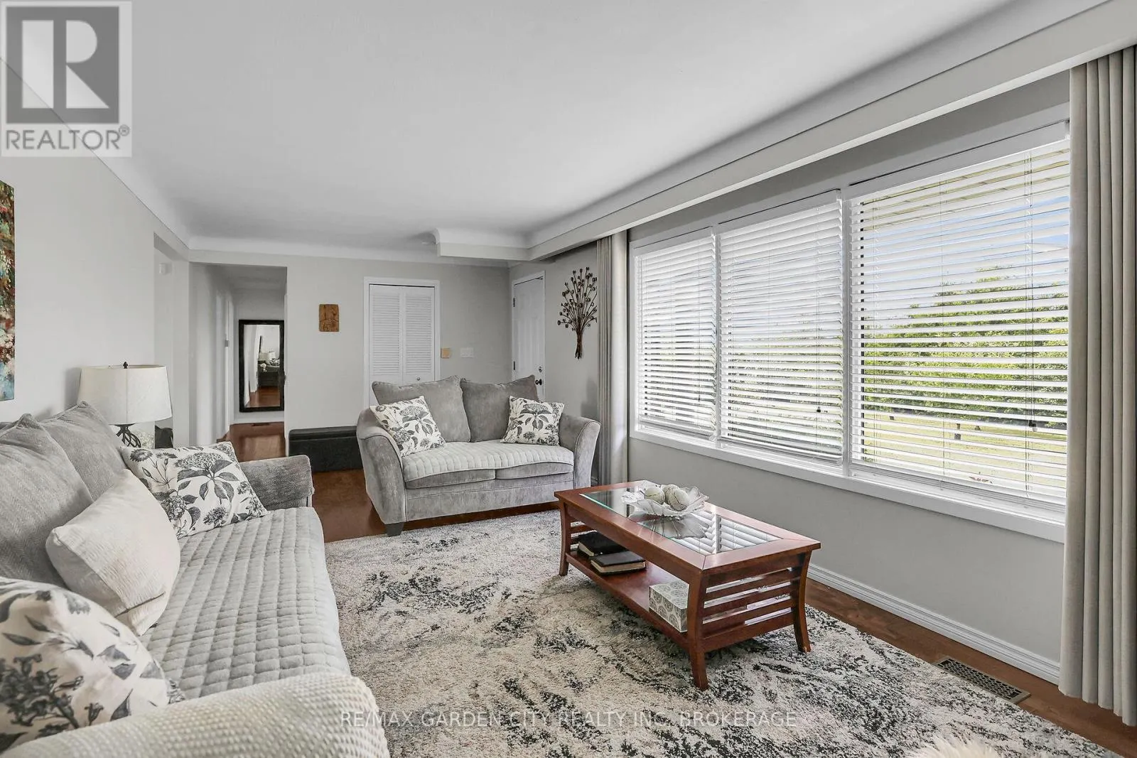 4399 FIFTEENTH STREET