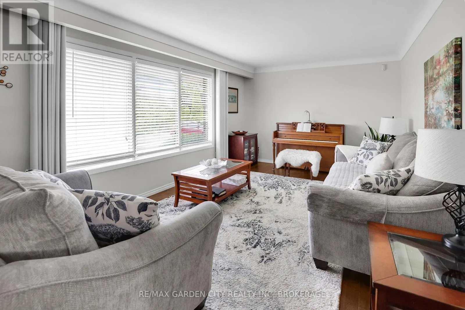 4399 FIFTEENTH STREET