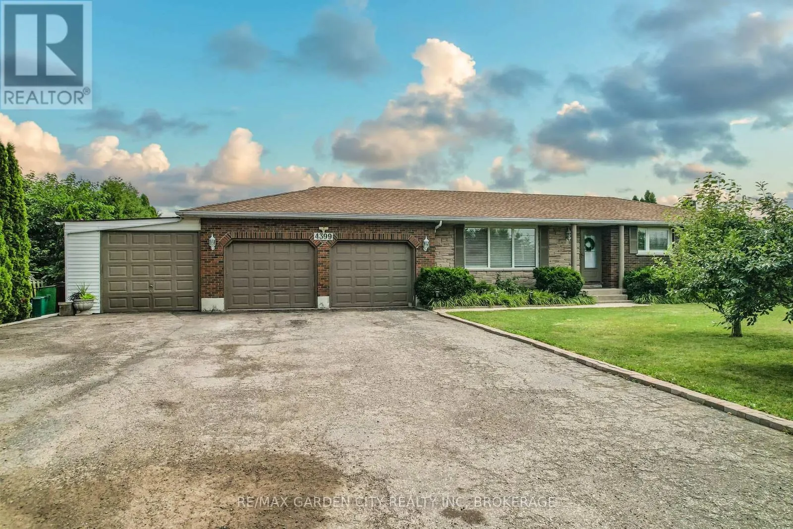 4399 FIFTEENTH STREET