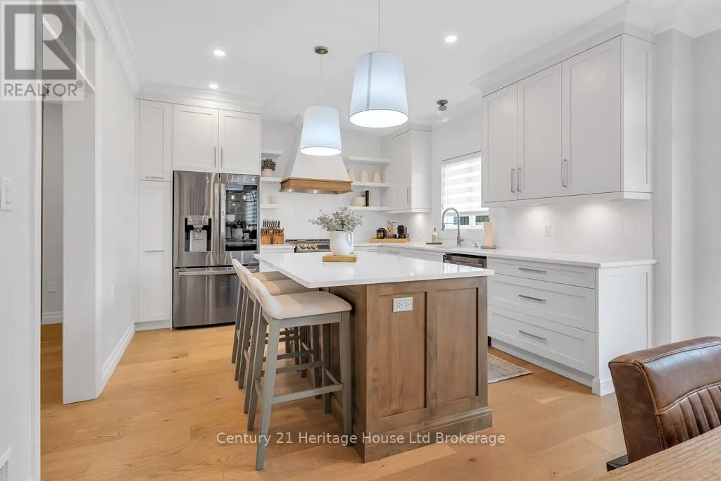 12 OLIVER CRESCENT
