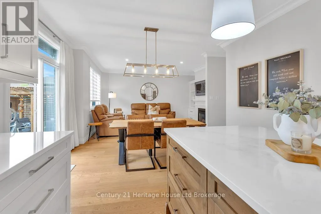 12 OLIVER CRESCENT
