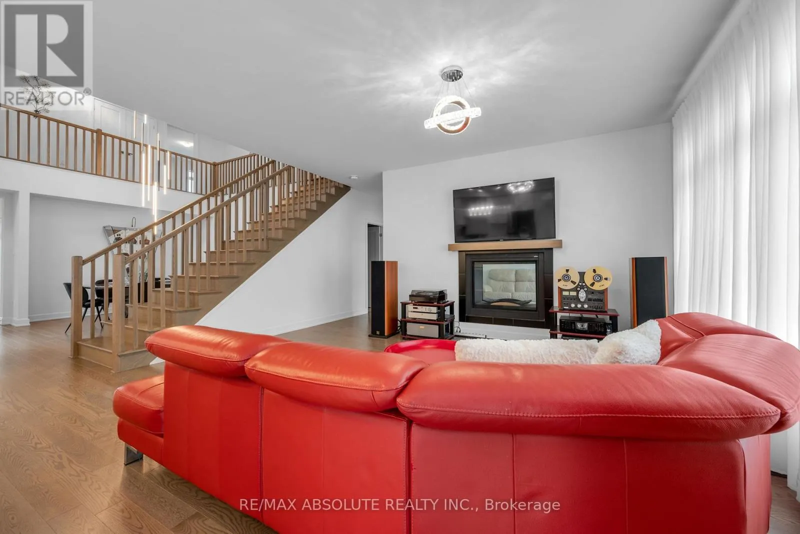 207 OSTERLEY WAY