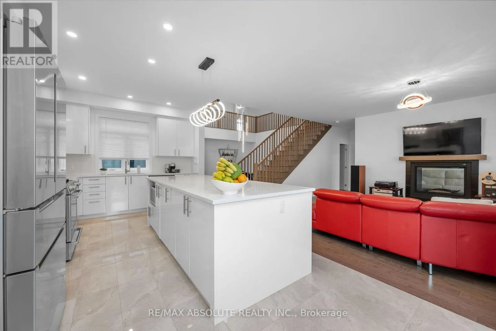 207 OSTERLEY WAY