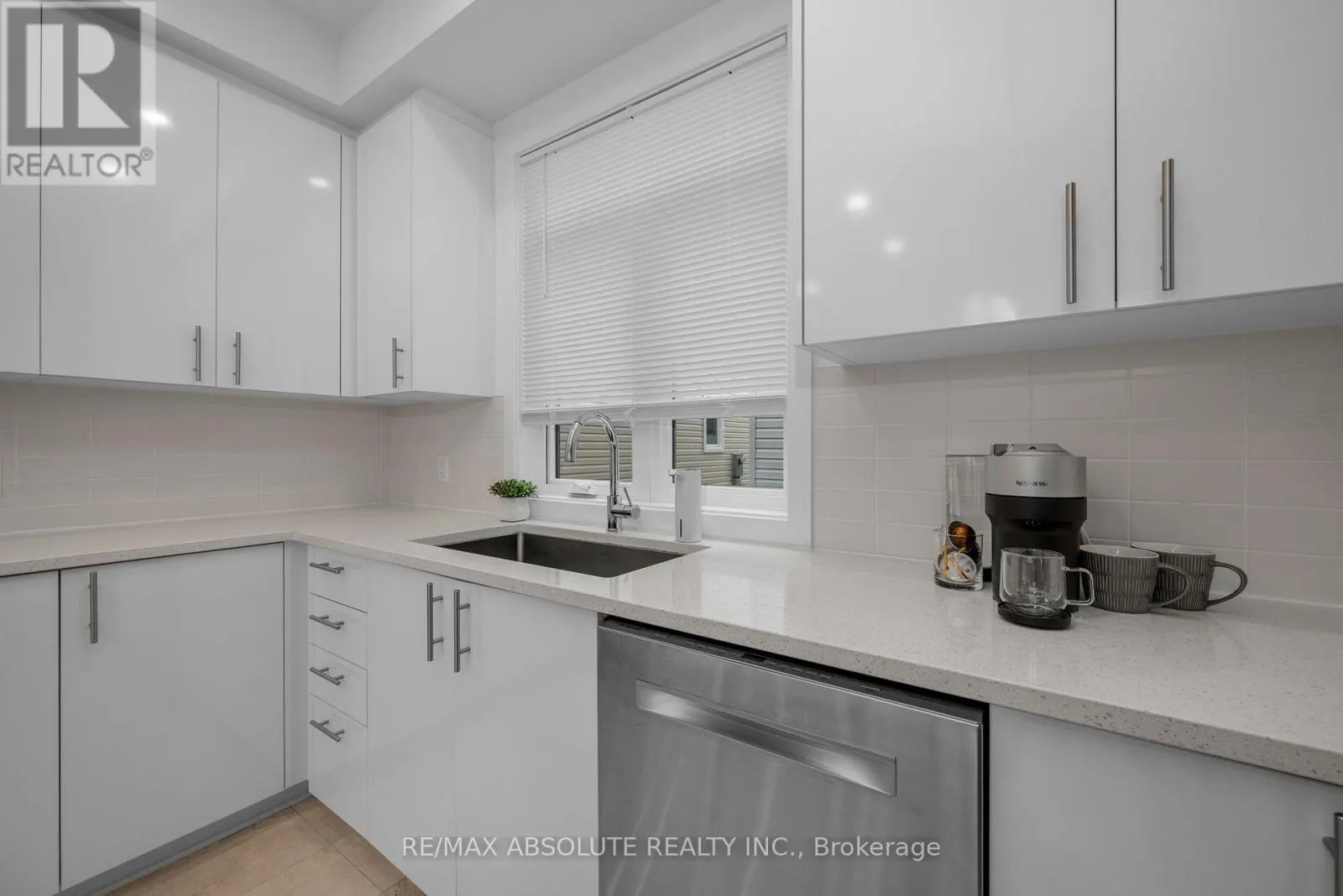 207 OSTERLEY WAY