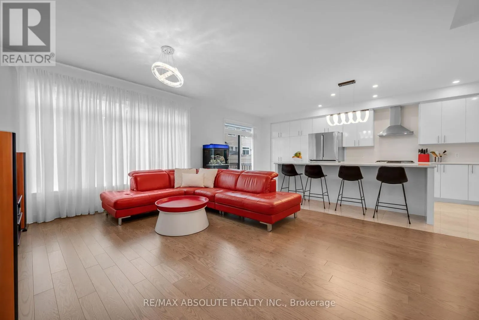 207 OSTERLEY WAY