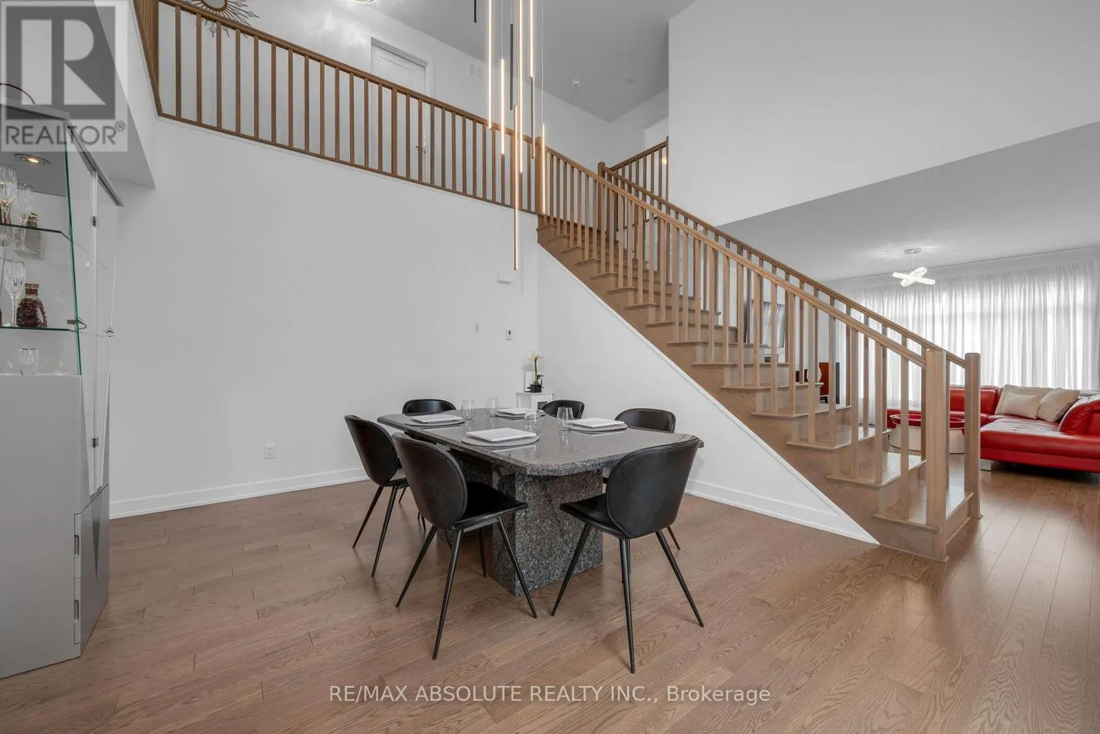 207 OSTERLEY WAY