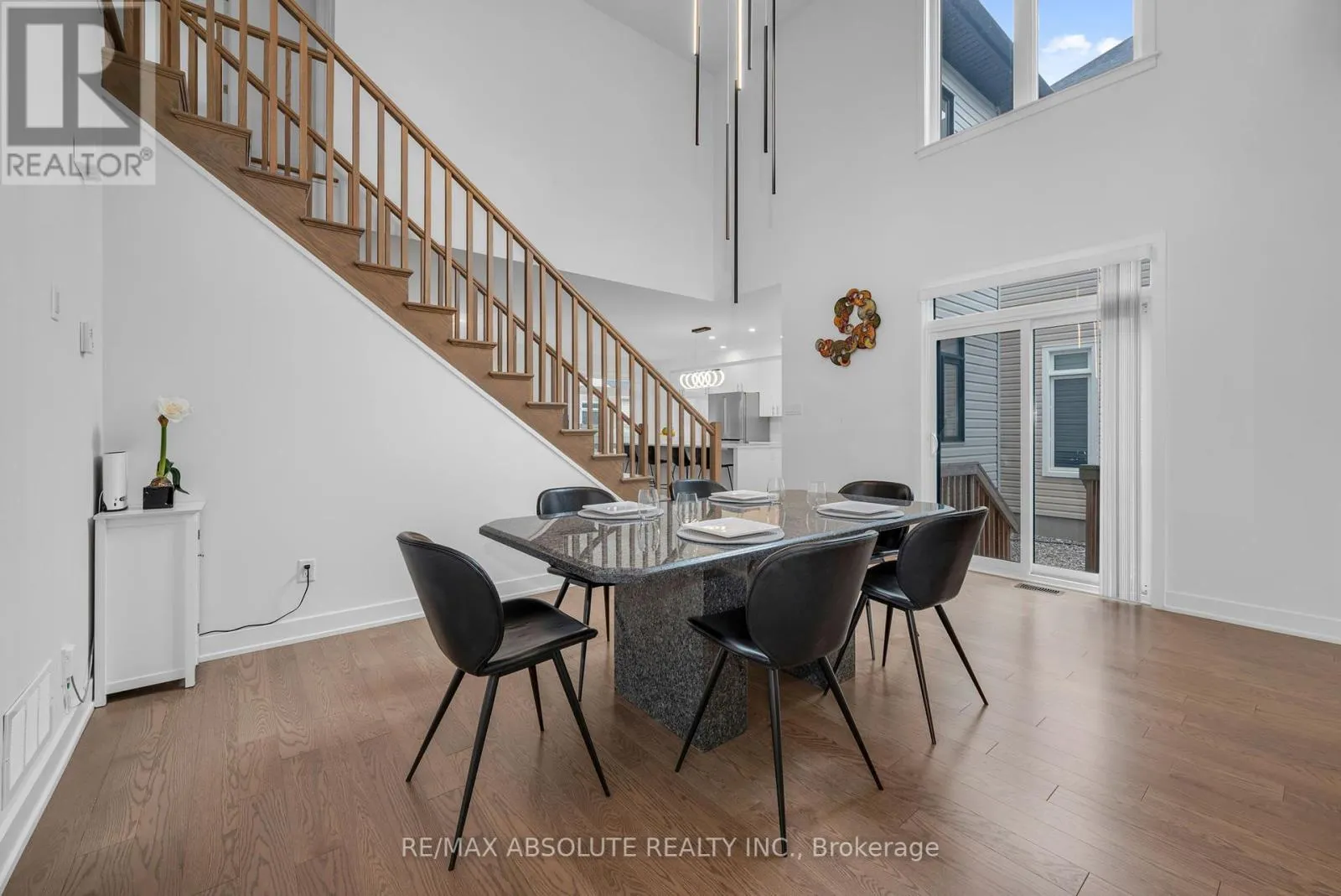 207 OSTERLEY WAY