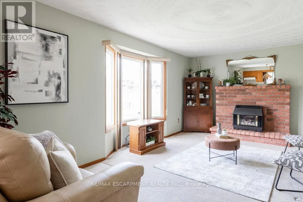 87 STRAWBERRY DRIVE